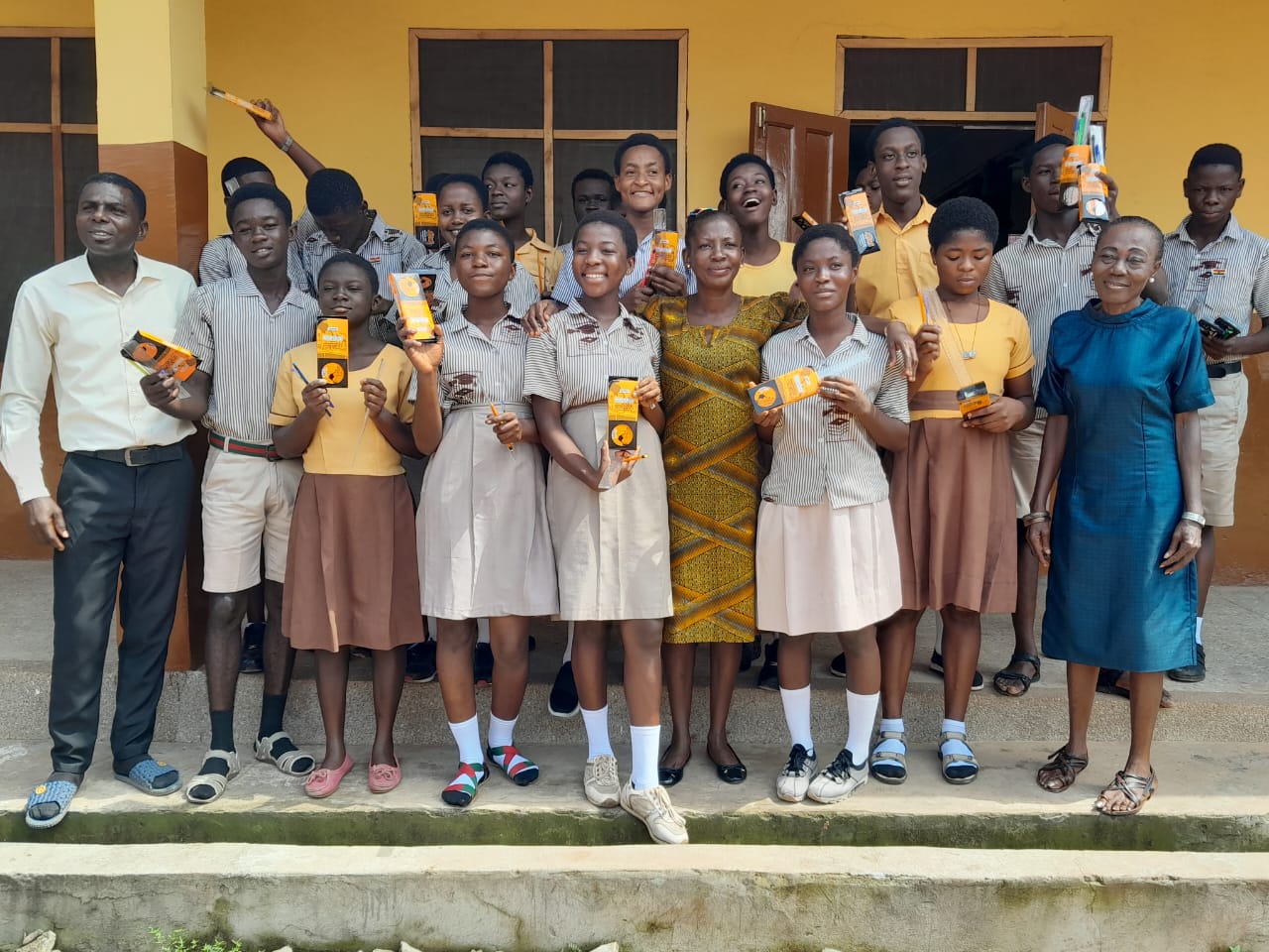 You are currently viewing BECE 2022: Spring-UP Global Network mentors and donates to candidates at Dichemso M/A JHS ‘A’
