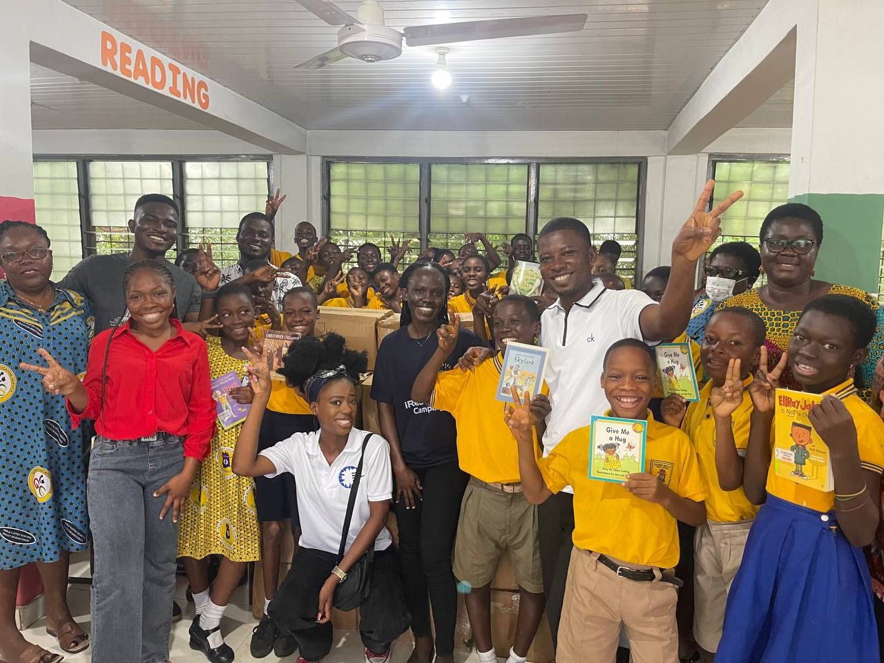 Read more about the article SUGN, Ideas & Books, Global Shapers Accra Donate 1,000 books to Adabraka Cluster of Schools