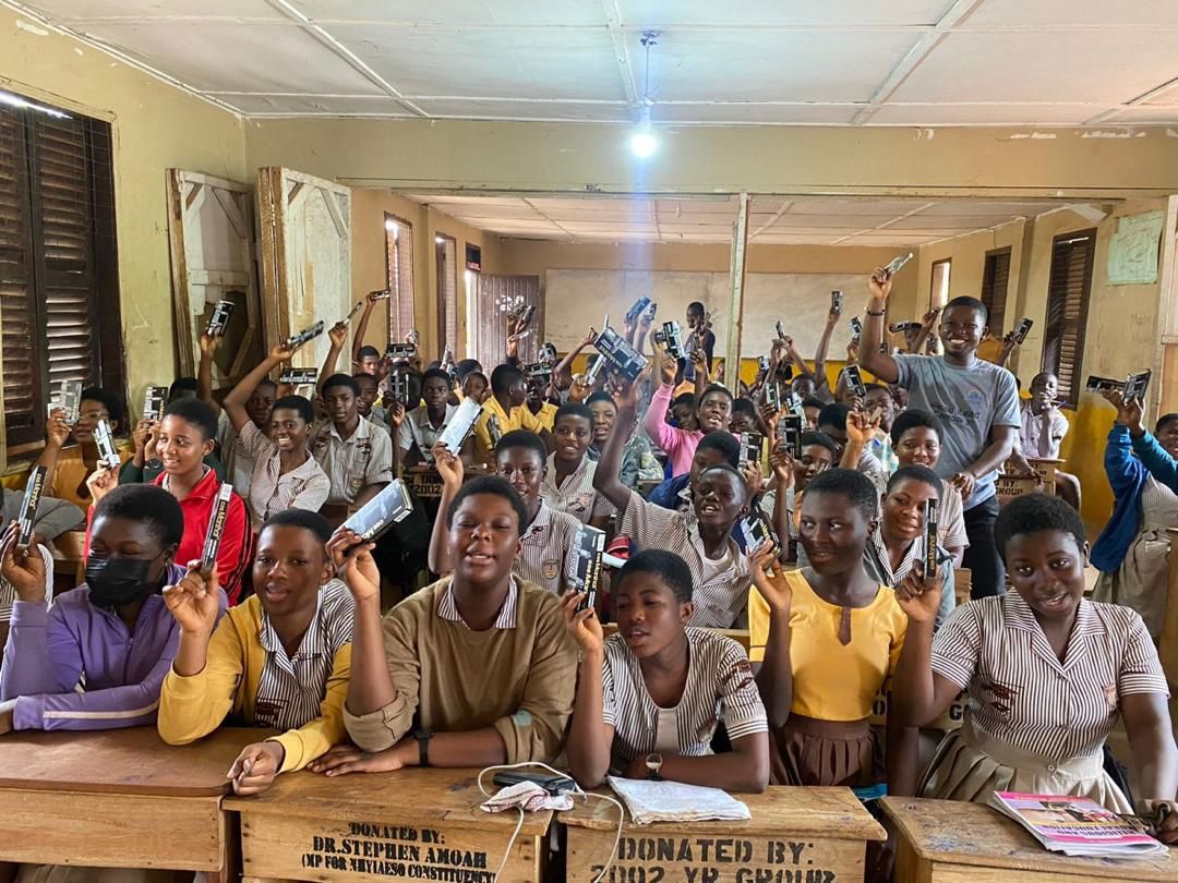 Read more about the article BECE 2023; SUGN Donates to candidates at State Experimental M/A Basic Schools